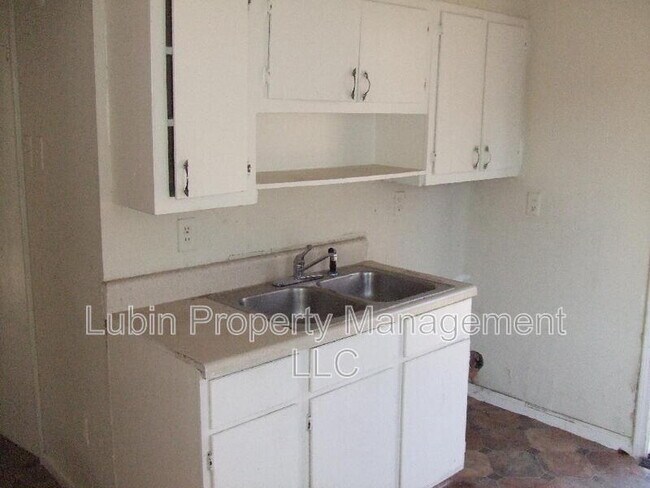 Foto del edificio - 4140 Barr Ave