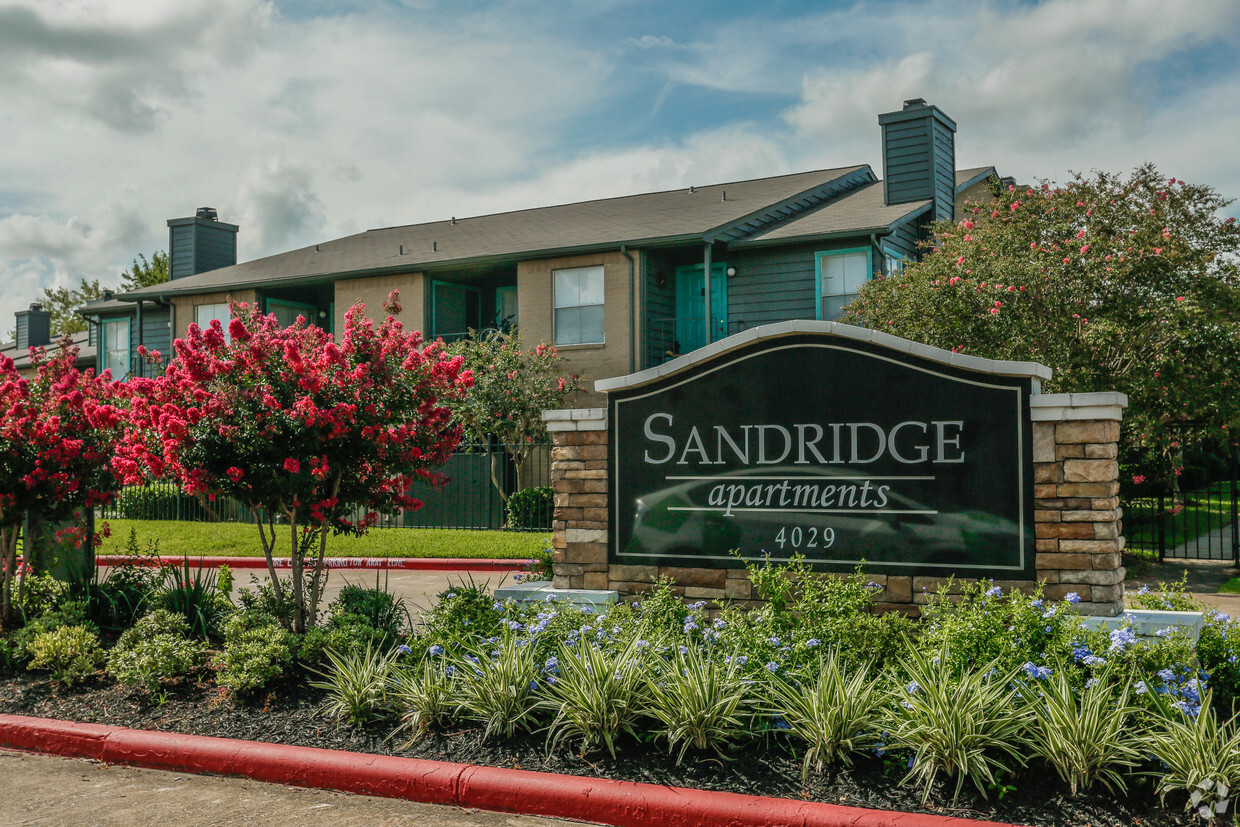 Sandbridge Apartments