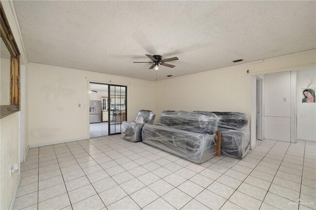 Building Photo - 328 Albacore St