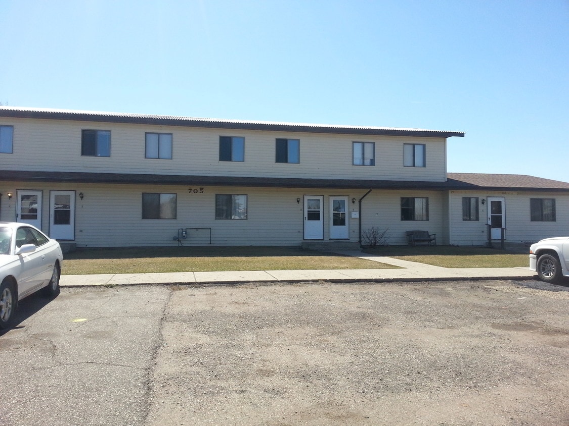 Primary Photo - 713 Borchardt Ave