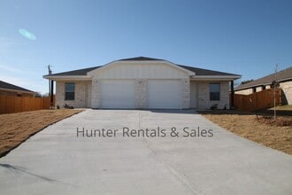 Building Photo - 1810 Ponca Trce