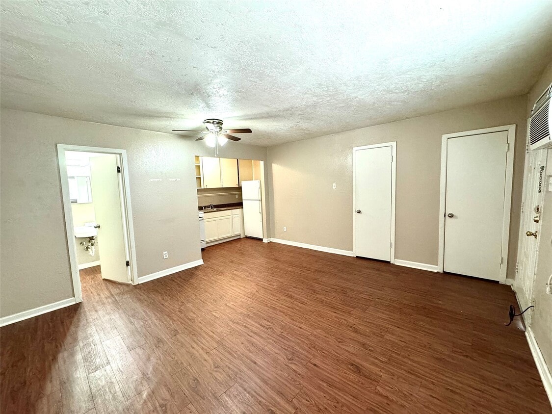 Foto principal - 1756 W Main St