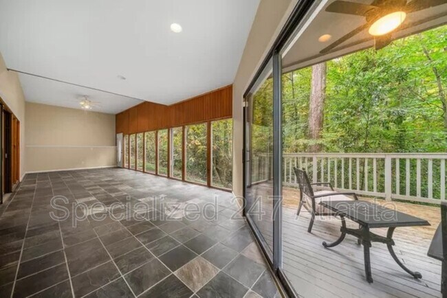 Building Photo - 105 Laurel Forest Cir NE