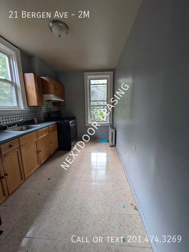 Building Photo - 21 Bergen Ave