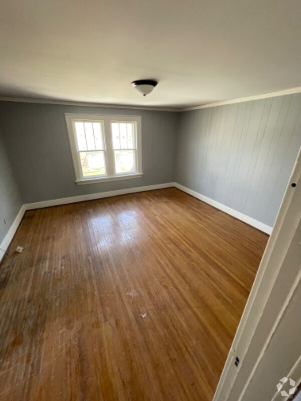 Apartments For Rent in West Millgrove OH with Hardwood Floors 1