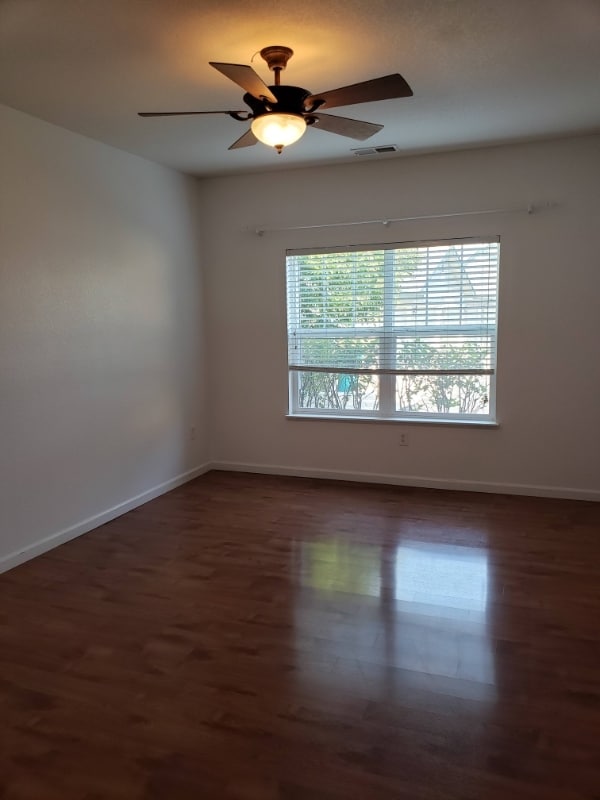 Foto del edificio - 5225 White Willow Dr