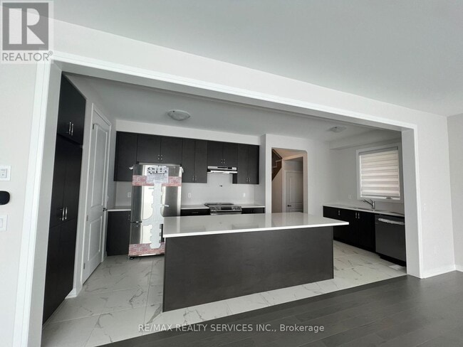 Building Photo - 209 Leslie Davis St