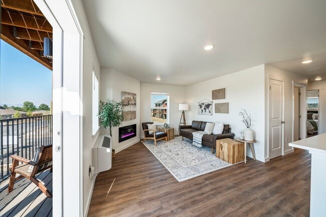 Interior Photo - North 88