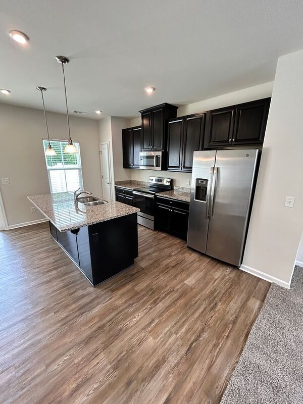 Foto del edificio - 4316 Summercrest Blvd