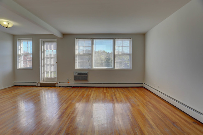 Bright Big Windows!! - Barrcrest Apartment Homes