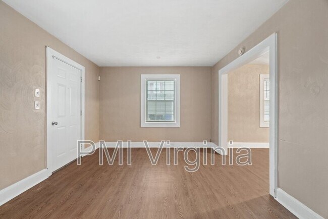 Foto del edificio - 18 Connor Pl