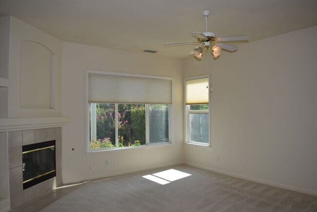 Building Photo - 4620 Ottawa Ct