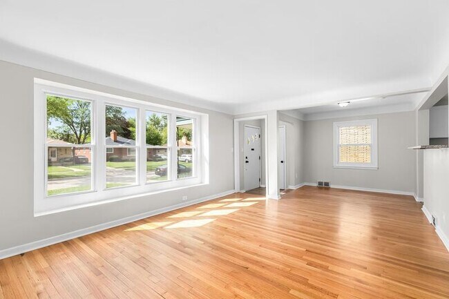 Building Photo - 24050 Blackstone St