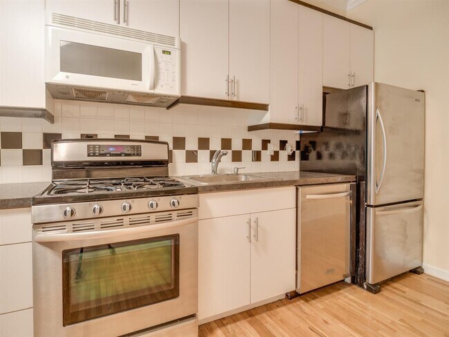 Building Photo - 254.5 9th St