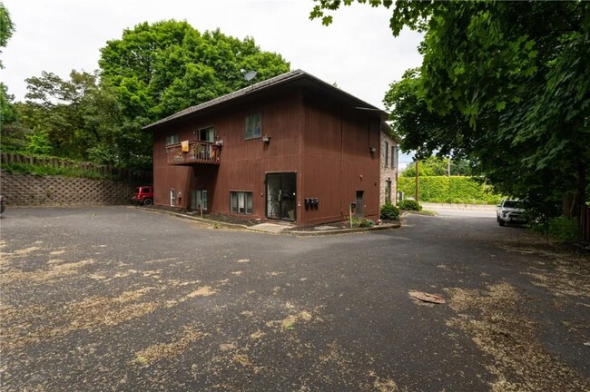 Foto del edificio - 241 Norris Dr