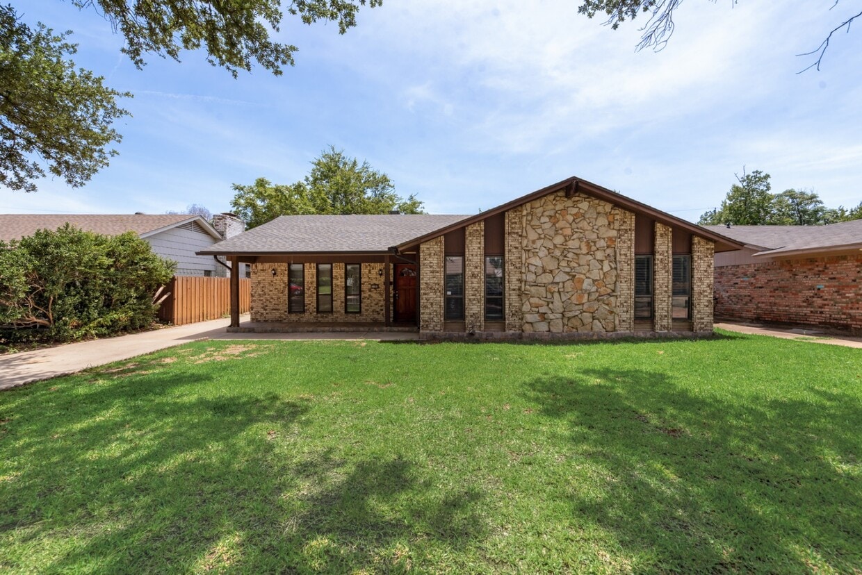Primary Photo - 1108 Janell Dr