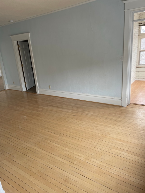 Building Photo - 418 S 4th St