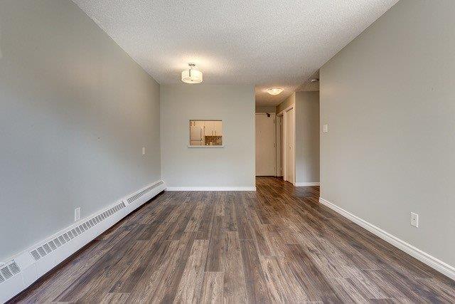 Building Photo - 1 Bed 1 Bath Unit in Edmonton, AB