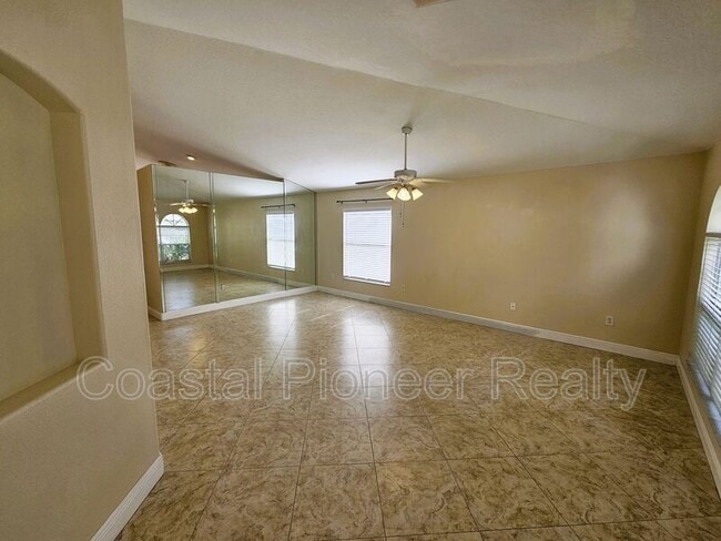 Building Photo - 19317 Seacove Dr