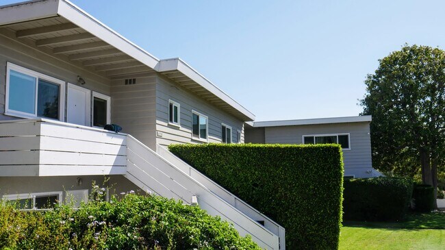 16548 Sunset - 16548 Sunset Blvd