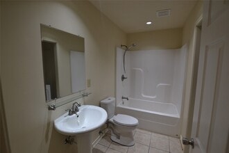 Building Photo - 253 Old Groveton Rd