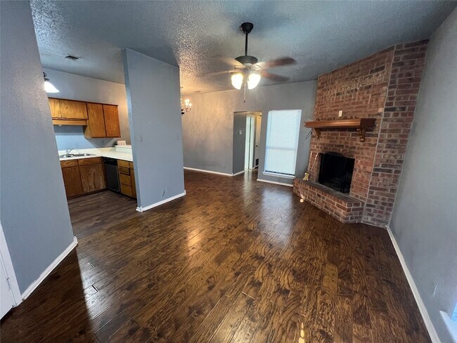 Foto del edificio - 1509 N Grant Dr