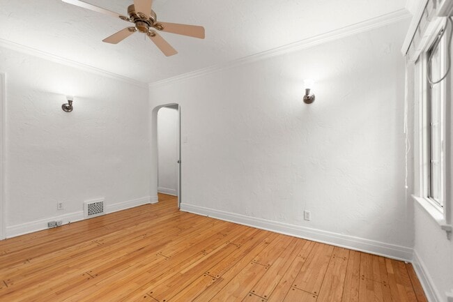 Interior Photo - JUDYREX