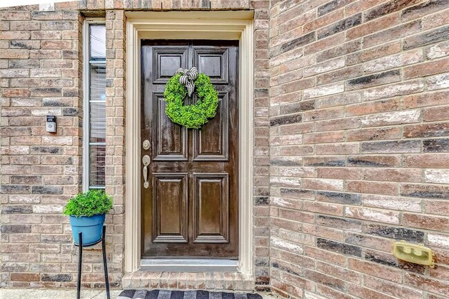 Foto del edificio - 6303 Applewood Forest Dr