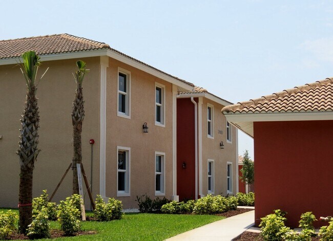 Palmesta Front, left view - 27480 Palmesta Circle, Unit 34