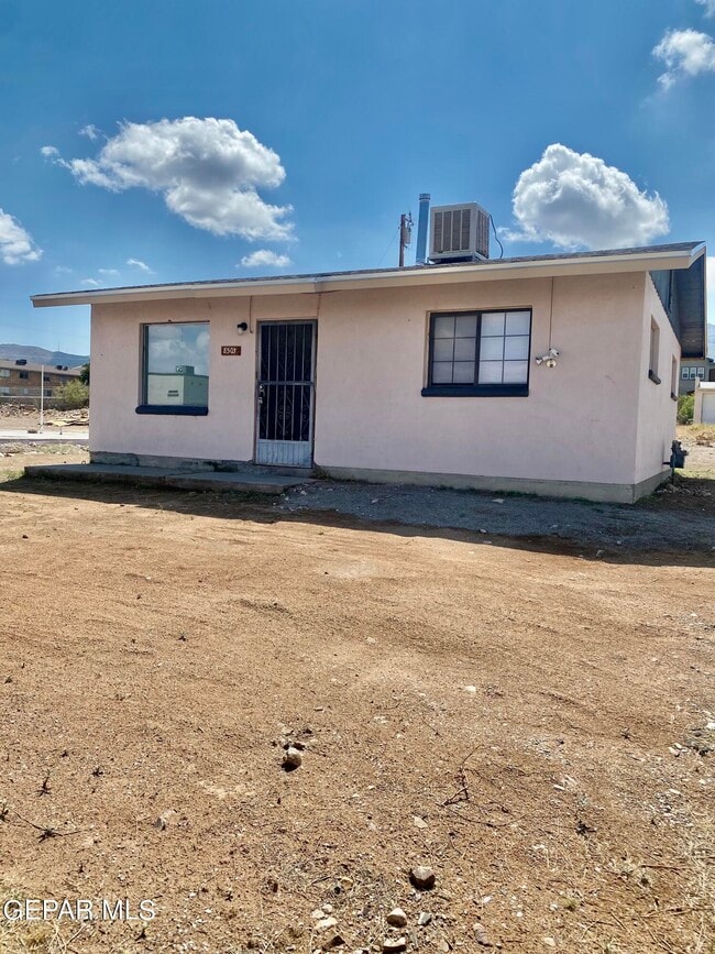 Building Photo - 8503 Leo St