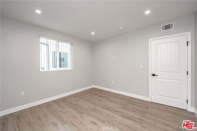 Foto del edificio - 433 W Gage Ave