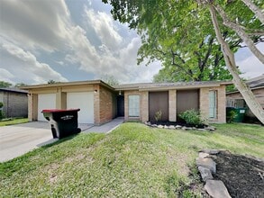 Building Photo - 12219 Lennox Gardens Dr