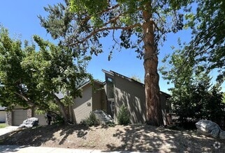 Building Photo - 3035 N Selkirk Dr