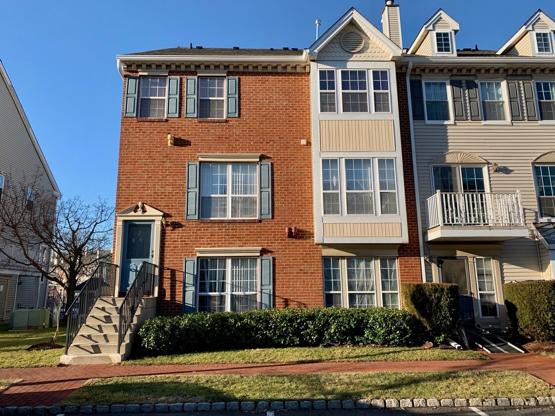 Foto principal - 25 Cedar St