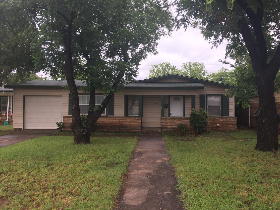 1125 Burger St, Abilene, TX 79603 - House Rental in Abilene, TX ...