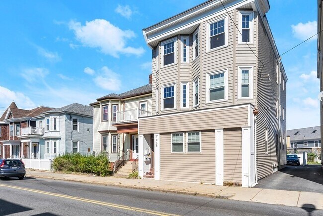 Foto del edificio - 1048 Saratoga St