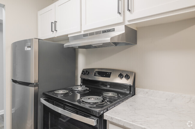 2BR, 1BA - 850SF - Kitchen Appliances - Residences at Cooper Bend