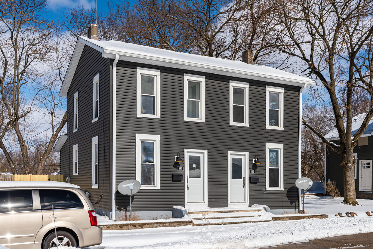 Primary Photo - 833 E Pearl St