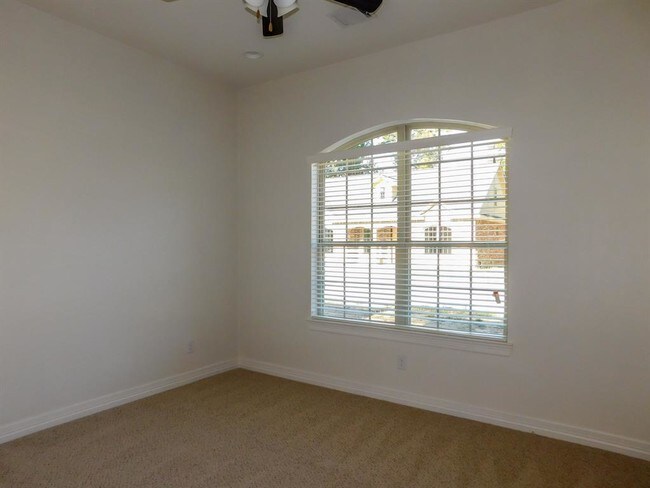 Building Photo - 2610 Appian Way