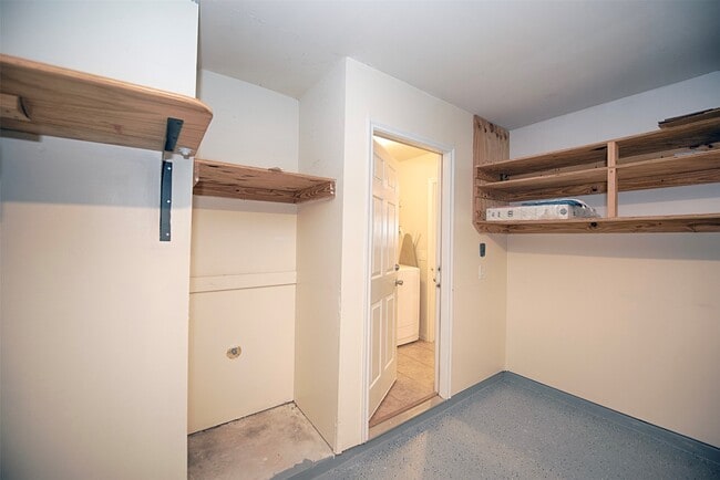 Building Photo - 2753 Foster Hill Dr