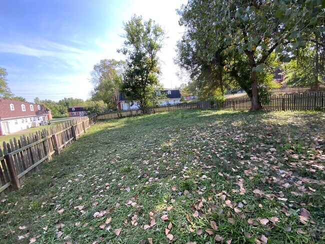 Foto del edificio - 4316-4318 W Ludwick Blvd