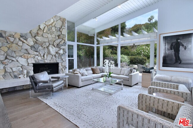 Foto del edificio - 13413 Bayliss Rd