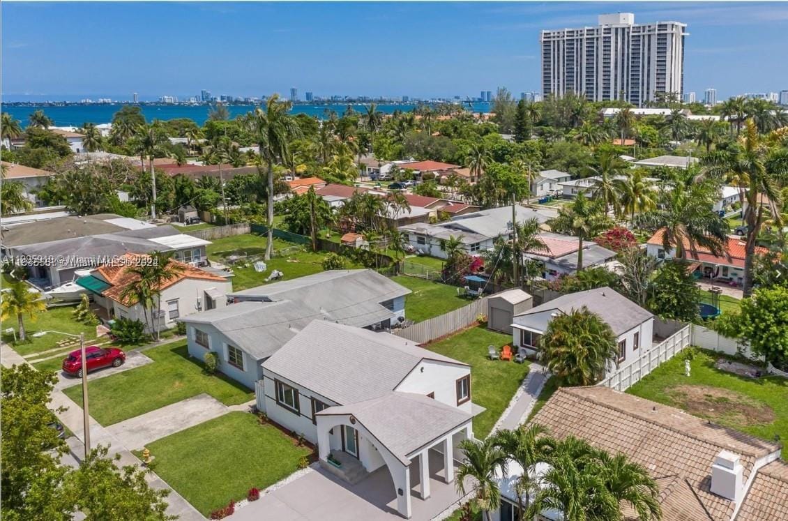 Foto principal - 1526 NE 110th St