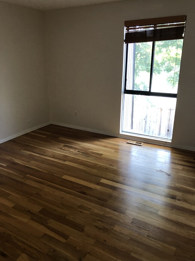 Back bedroom - 7360 Country Brook Dr