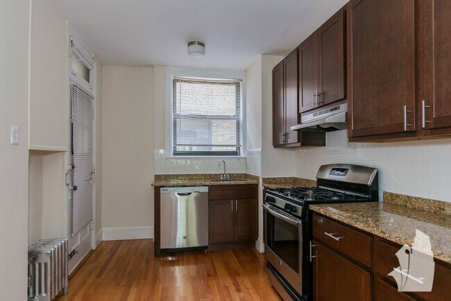 Foto del edificio - 4600 N Winchester Ave