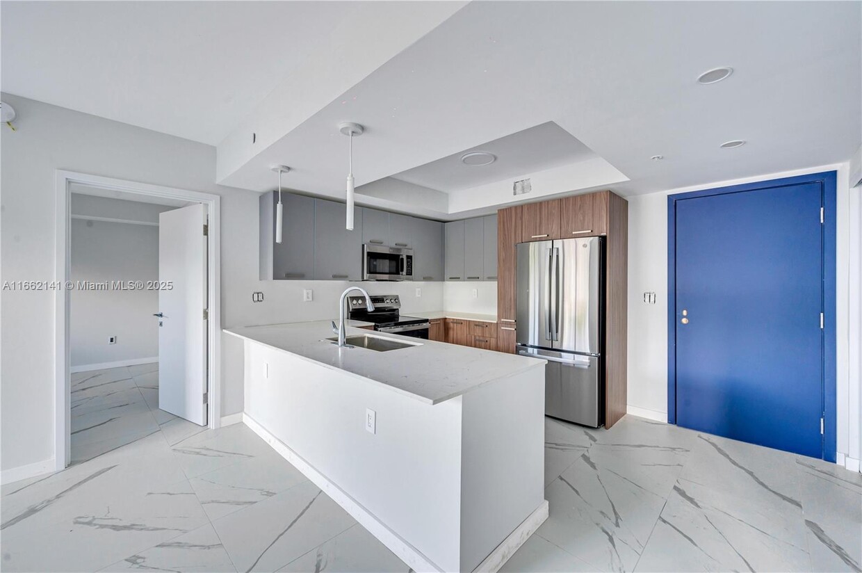 Foto principal - 840 NE 130th St