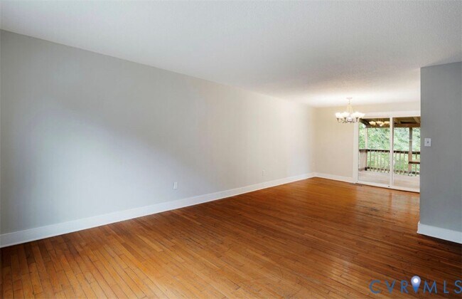 Building Photo - 5712 Willowbranch Dr