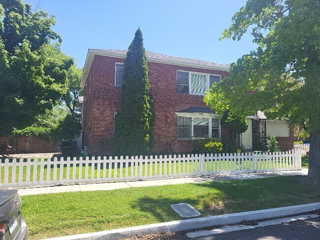 Building Photo - 720 Gordon Avenue