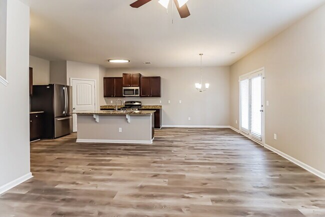 Foto del edificio - 207 Shaker Hollow Dr