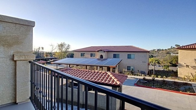 Building Photo - March Move-in